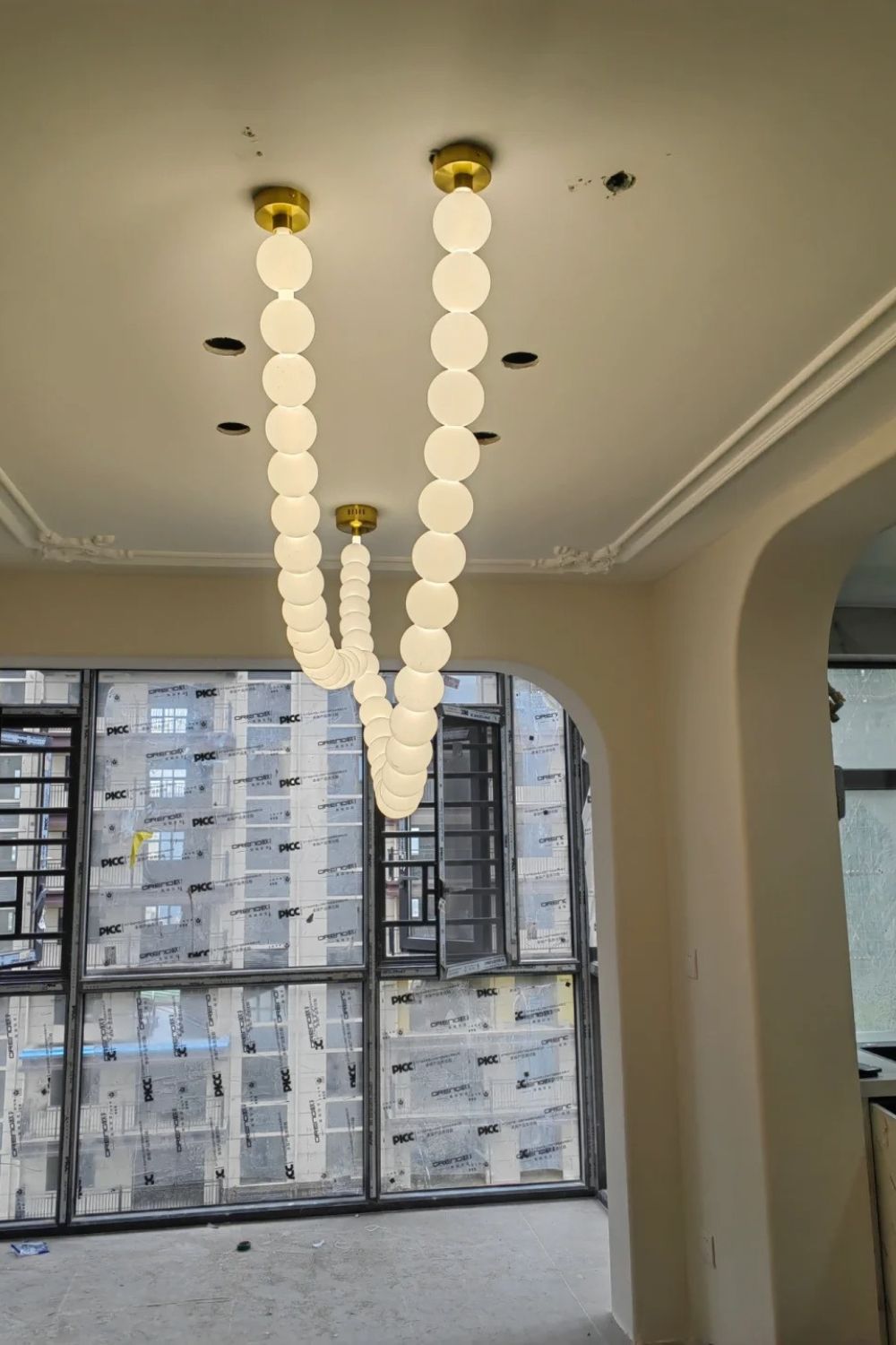 Elegante Kroonluchter van Handgeblazen Glas met LED en Koperen Accenten – Moderne Kroonluchter voor Binnengebruik 7