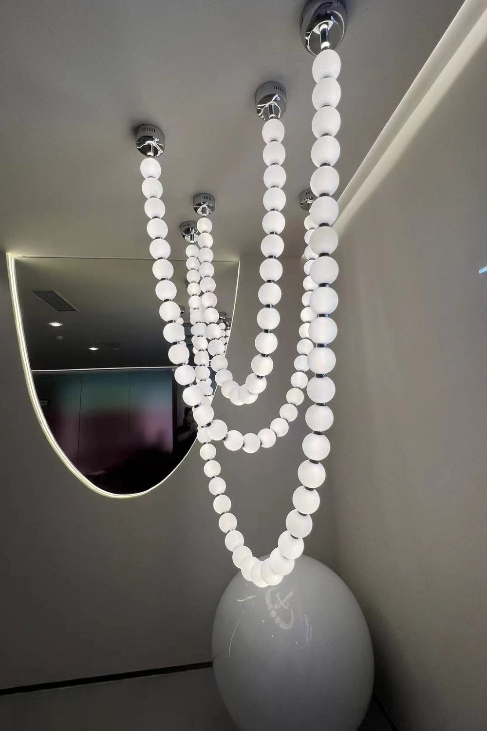 Elegante Kroonluchter van Handgeblazen Glas met LED en Koperen Accenten – Moderne Kroonluchter voor Binnengebruik 8