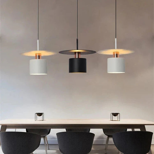 Moderne Hanglamp voor Eettafel met Minimalistisch Ontwerp en Dynamische Lijnen 2