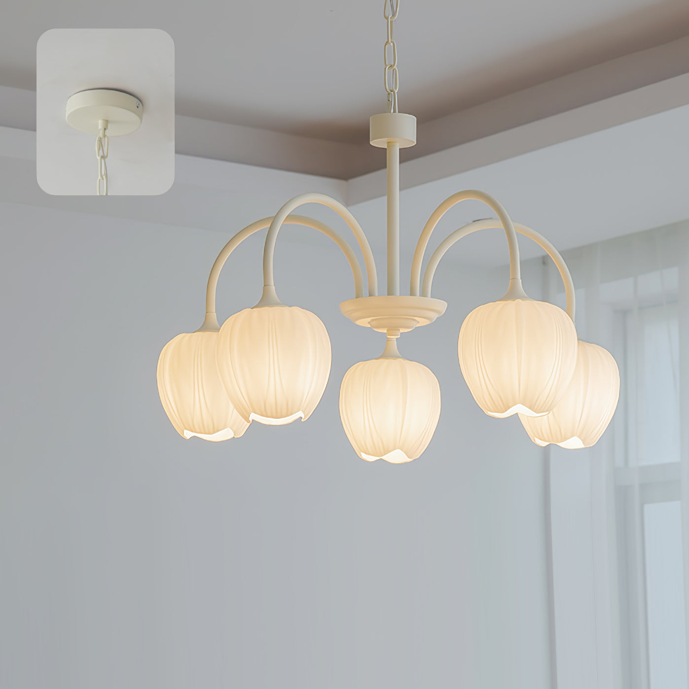 Moderne Kroonluchter met Witte Glazen Lampenkap – Stijlvol Design voor Binnenverlichting 10