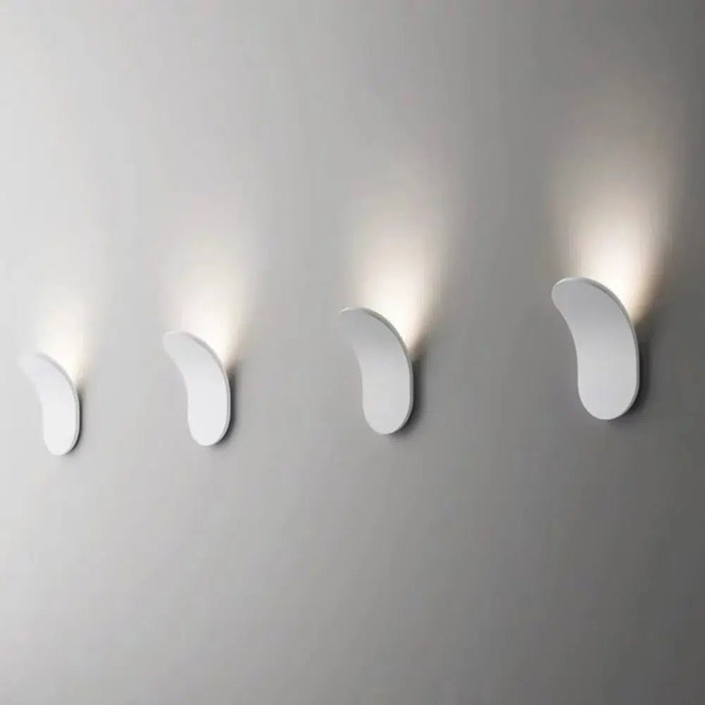 Moderne Wandlamp Zwart met Gebogen Metaal en LED Verlichting voor Binnen - Kallio Design 4