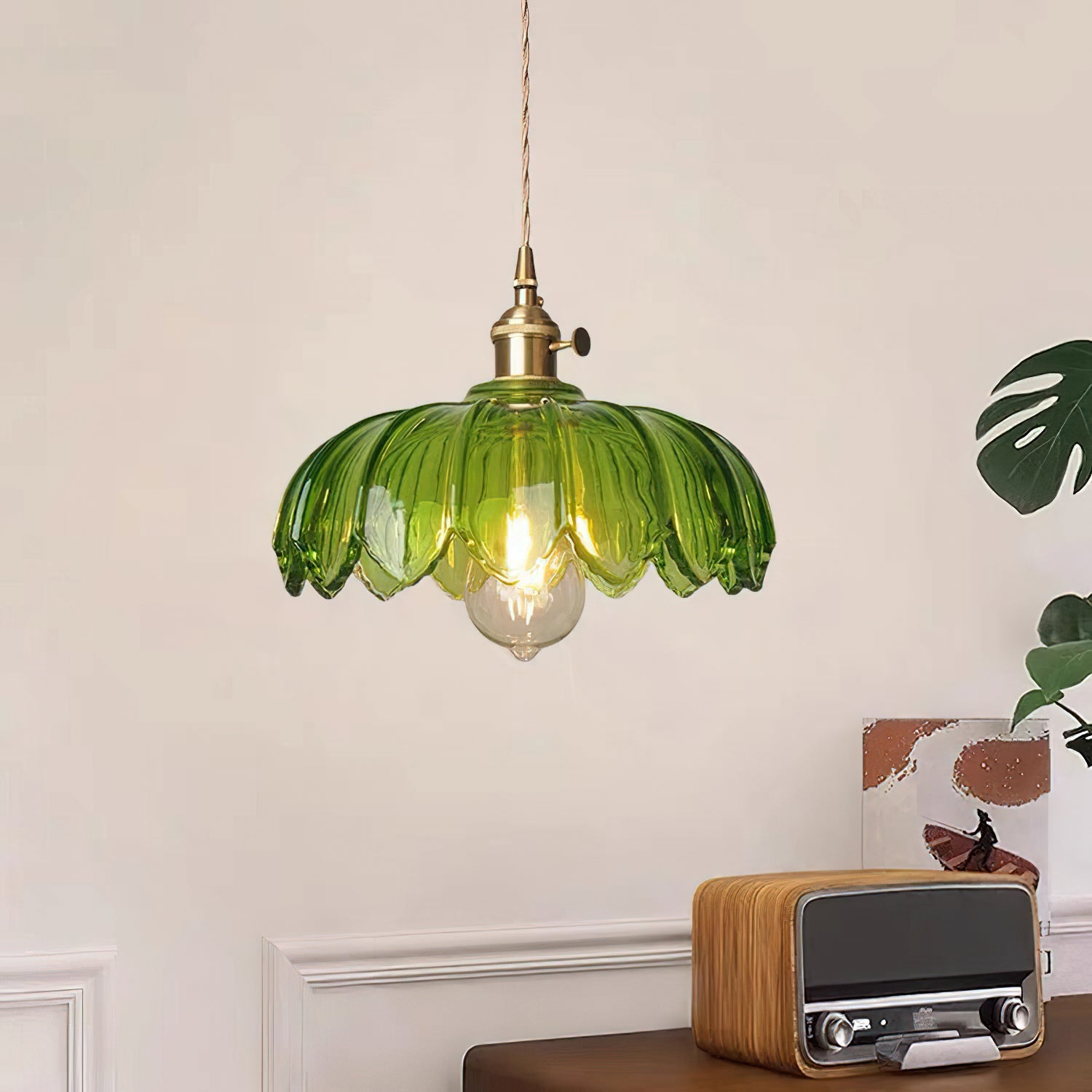 Retro Hanglamp voor Woonkamer en Eetkamer – Elegante Petal Lamp van Metaal en Glas 2