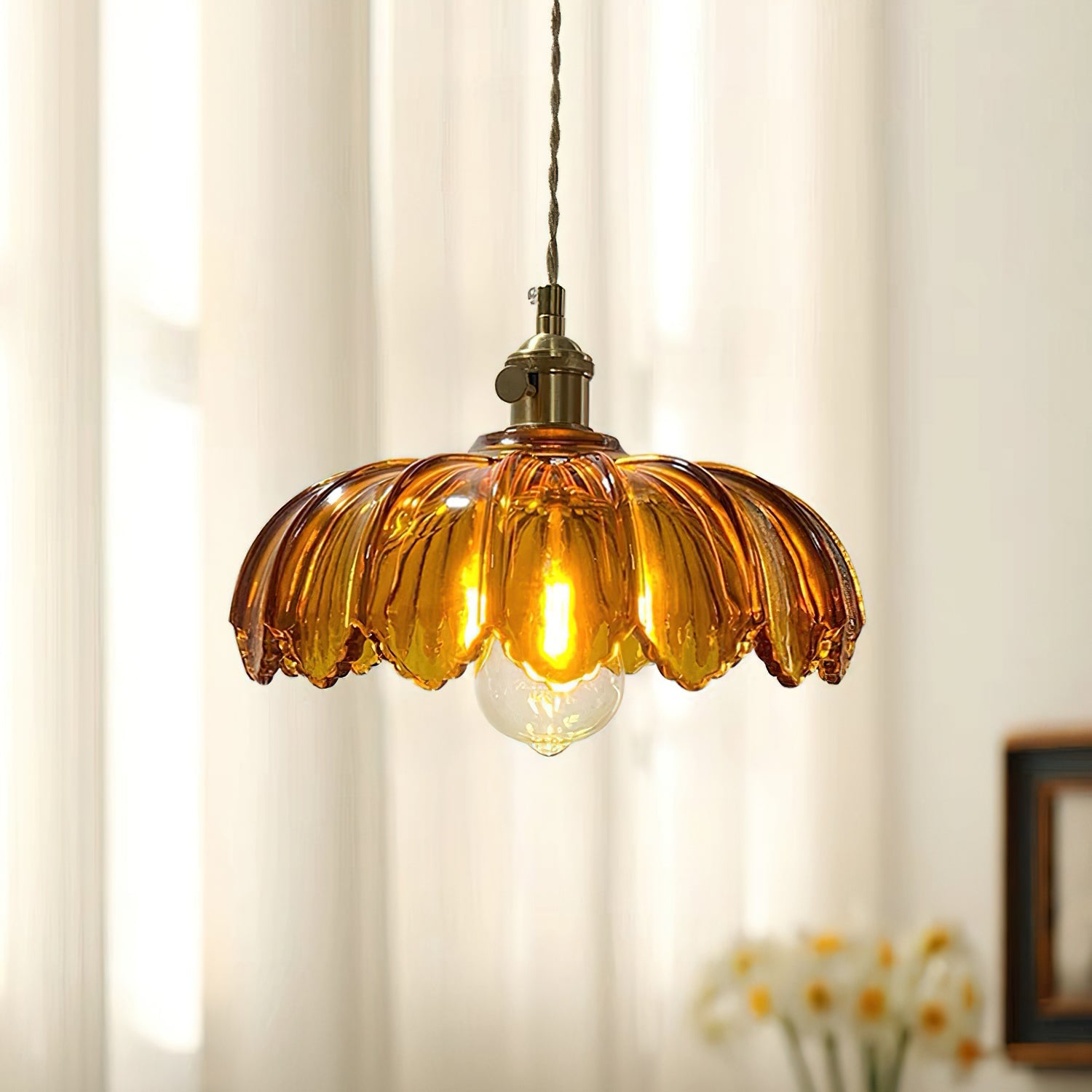 Retro Hanglamp voor Woonkamer en Eetkamer – Elegante Petal Lamp van Metaal en Glas 3