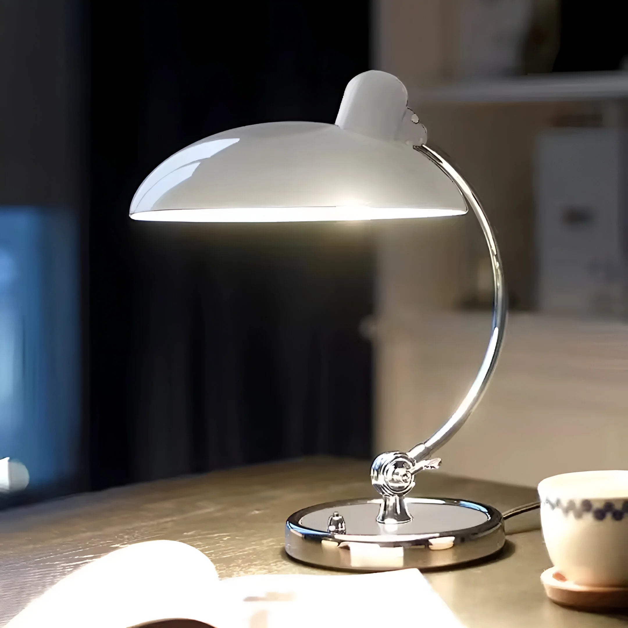 Vintage Smeedijzeren Tafellamp met Verstelbare Lampenkap voor Lees- en Sfeerlicht 2