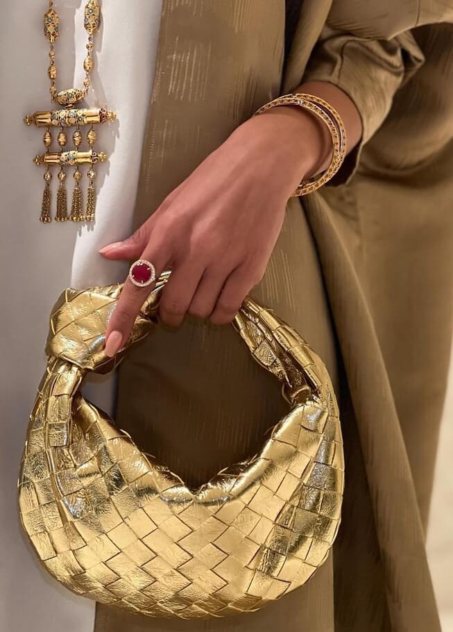 Dames Schoudertas met Handgeweven Design en Tijdloze Stijl 1