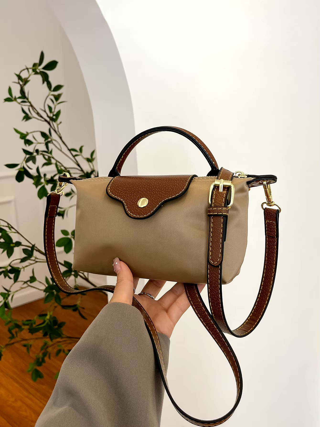 Dames Schoudertas met Luxe Details en Verstelbare Schouderriem 3
