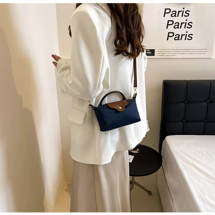 Dames Schoudertas met Luxe Details en Verstelbare Schouderriem 7