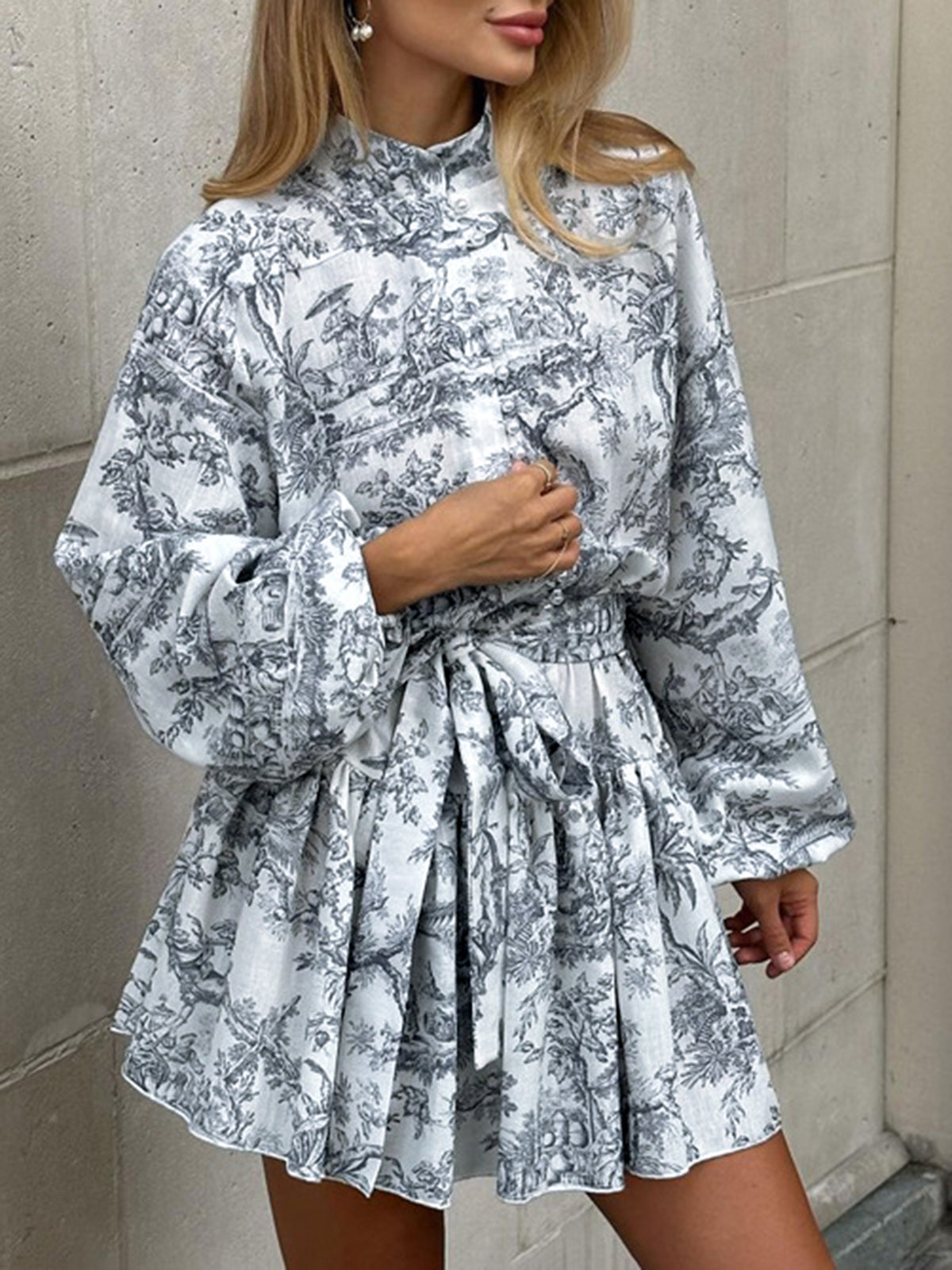 Korte Jurk Dames met Print en Knoopdetail Grijs Auralie