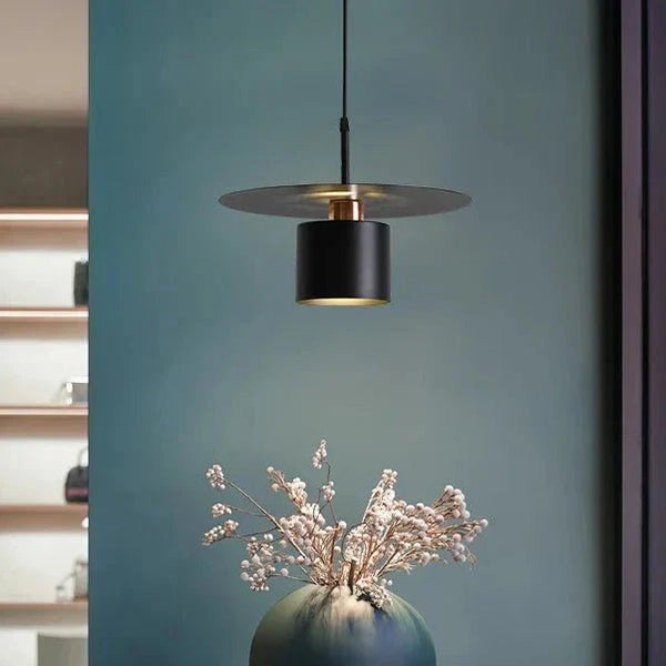 Moderne Hanglamp voor Eettafel met Minimalistisch Ontwerp en Dynamische Lijnen 1
