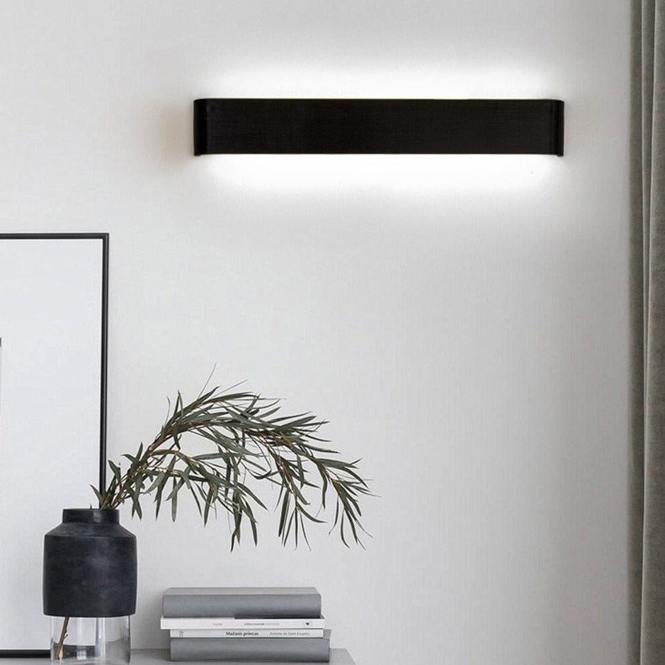 Moderne Wandlamp Zwart met Energiezuinige LED en Minimalistisch Ontwerp 1