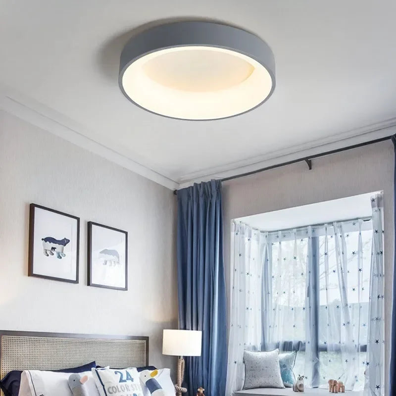 Noordse Ronde LED Plafondlamp - Minimalistisch Zwart Plafonnière voor Slaapkamer en Woonkamer 2