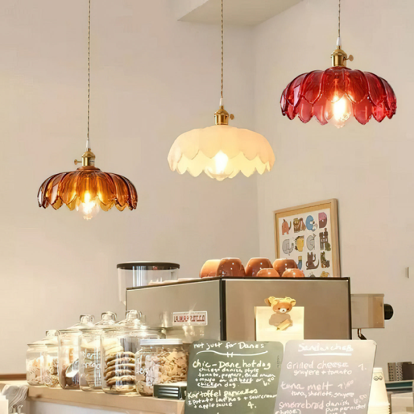 Retro Hanglamp voor Woonkamer en Eetkamer – Elegante Petal Lamp van Metaal en Glas 5