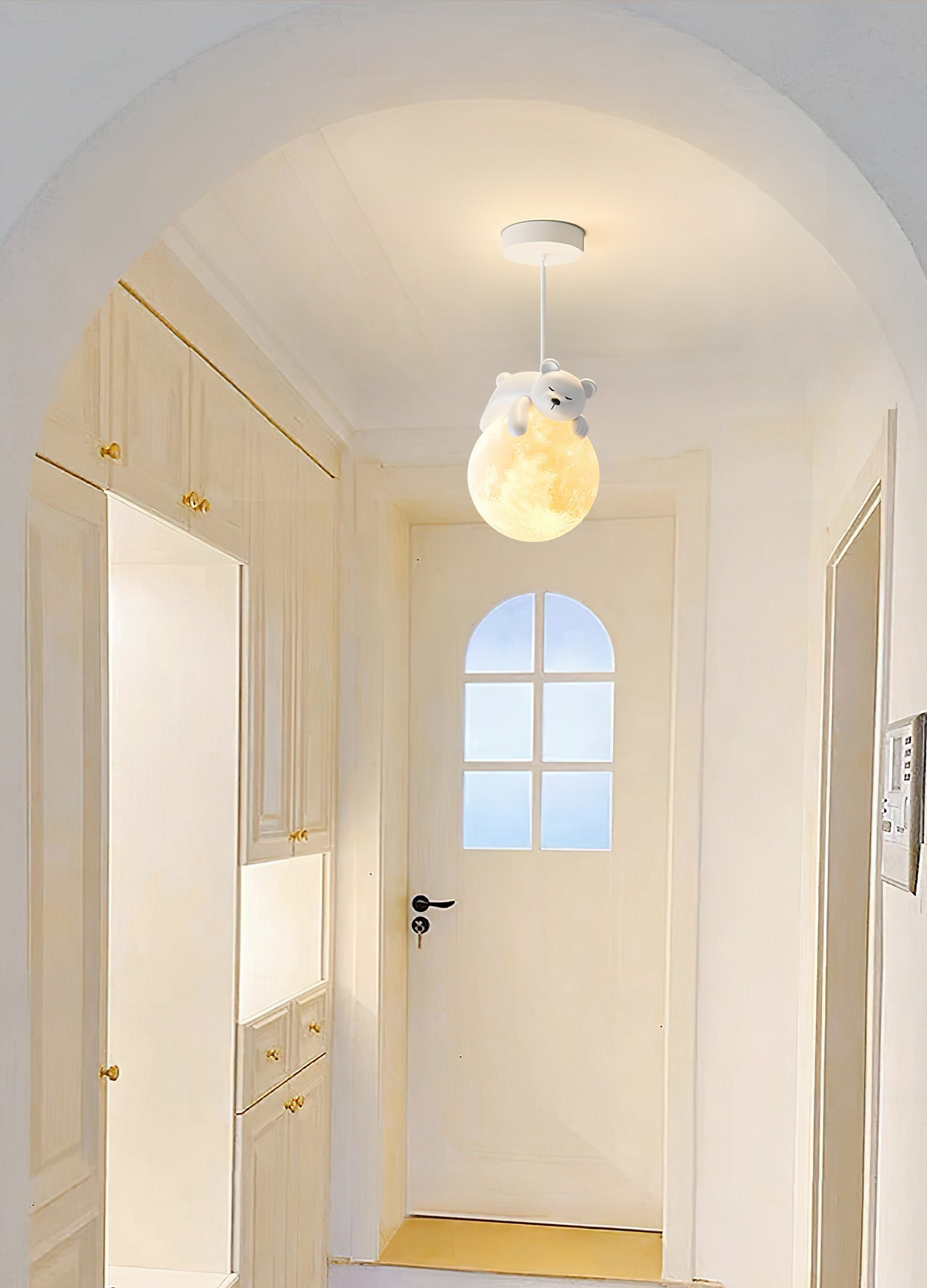 Speelse Hanglamp met Beer en Maan voor de Kinderkamer in Wit en Landelijke Stijl 6