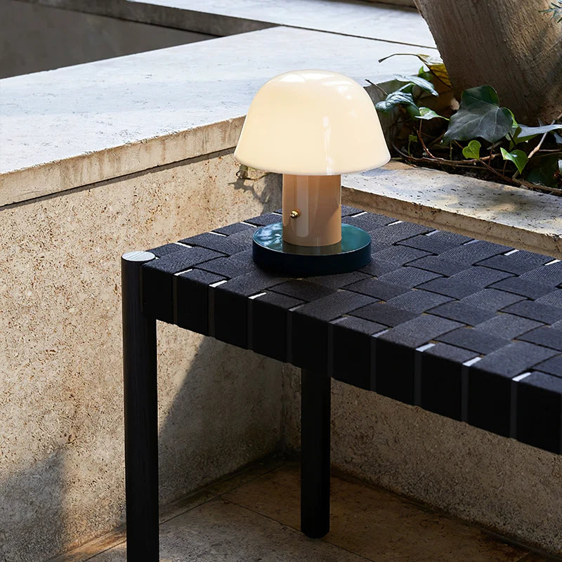 Stijlvolle Tafellamp met Warm Licht en USB-Poort – Modern Design voor Thuis en Kantoor 11