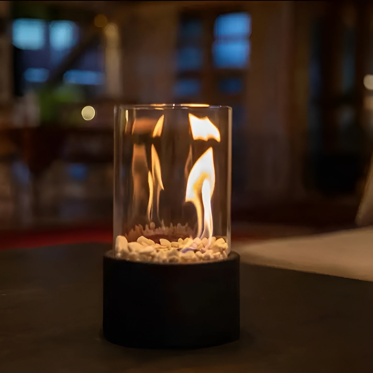 Tafelhaard Bio Ethanol met Zwart Metalen Basis en Afneembare Glaskap voor Binnen en Buiten 0