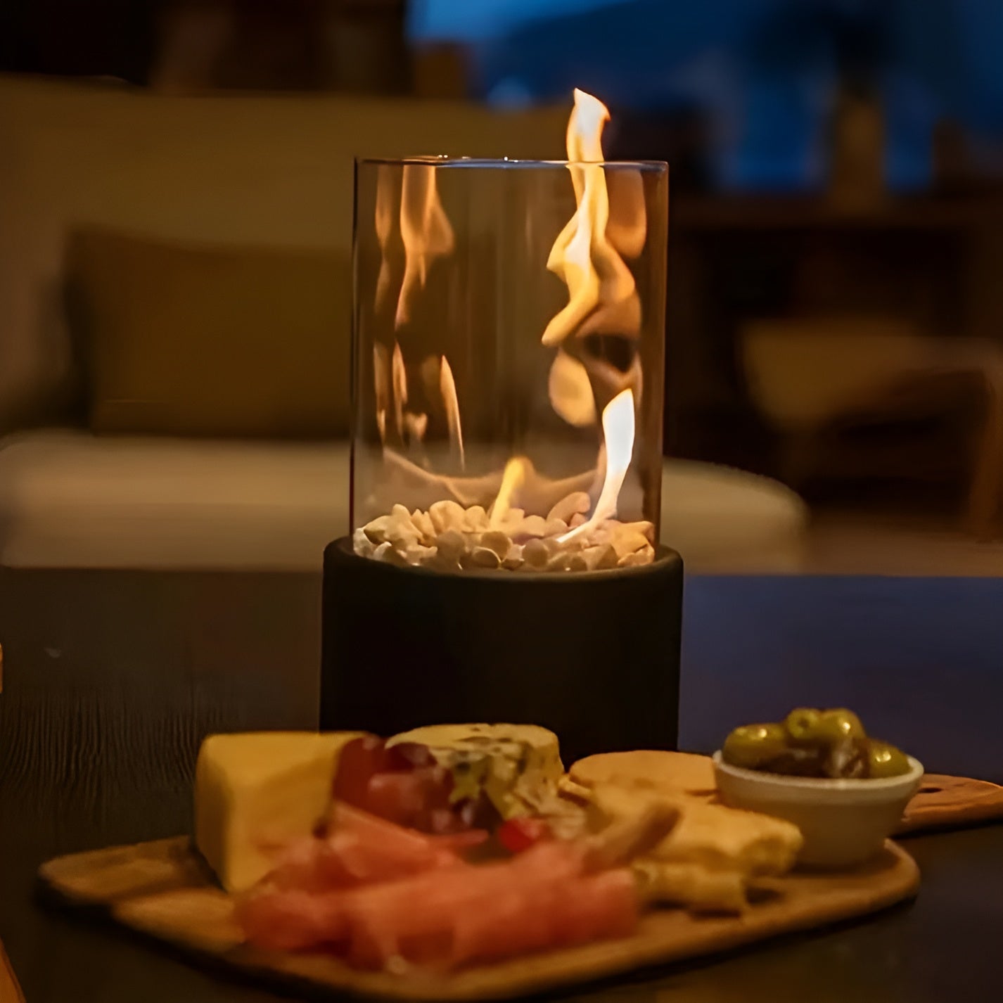 Tafelhaard Bio Ethanol met Zwart Metalen Basis en Afneembare Glaskap voor Binnen en Buiten 1