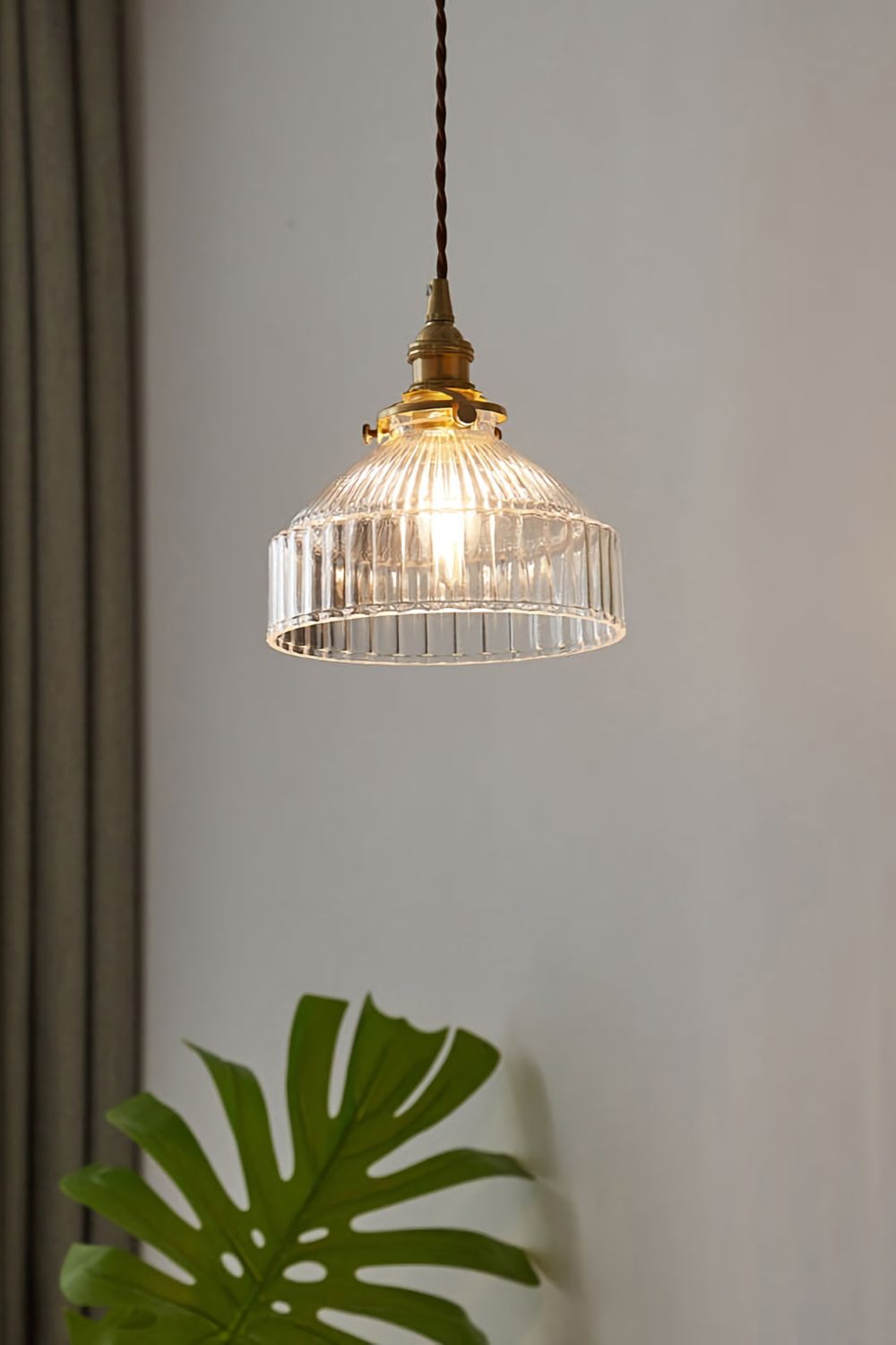 Vintage Hanglamp van Glas en Metaal – Elegante Woonkamer en Slaapkamer Lamp 0