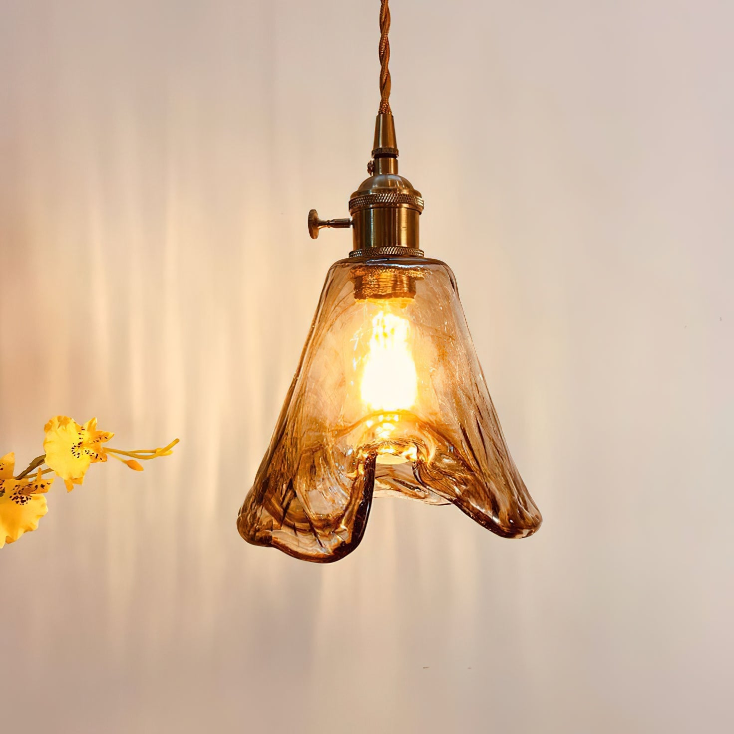 Vintage Hanglamp van Messing en Glas voor Woonkamer, Eetkamer of Slaapkamer – Stijlvolle Binnenverlichting 6